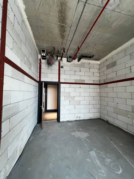 Продаётся коммерция 37м², Piramit Tower, коробка. Нукусская