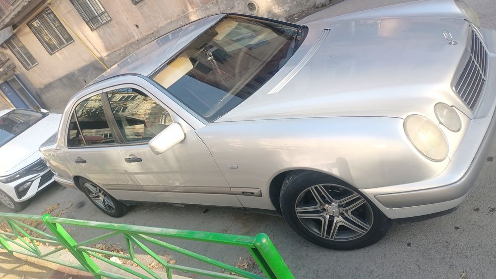 Мерседес 210 лупарик