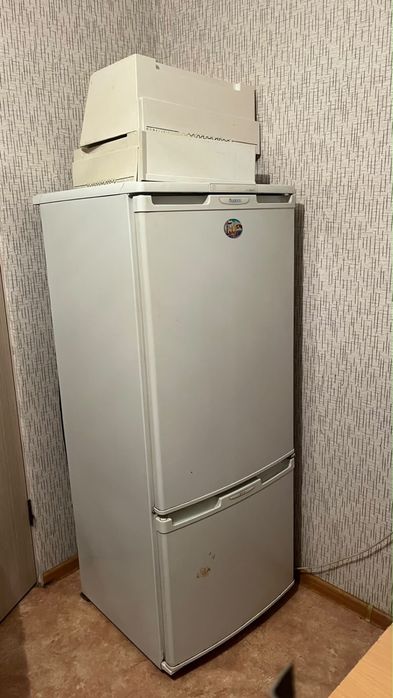 Продается плита, диван, стол, кровать !