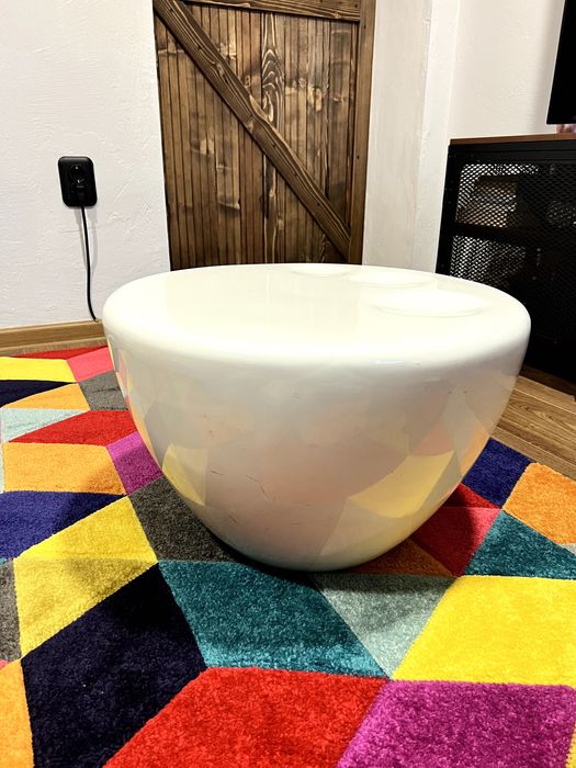 Дизайнерска холна маса , модерна и стабилна 50см.