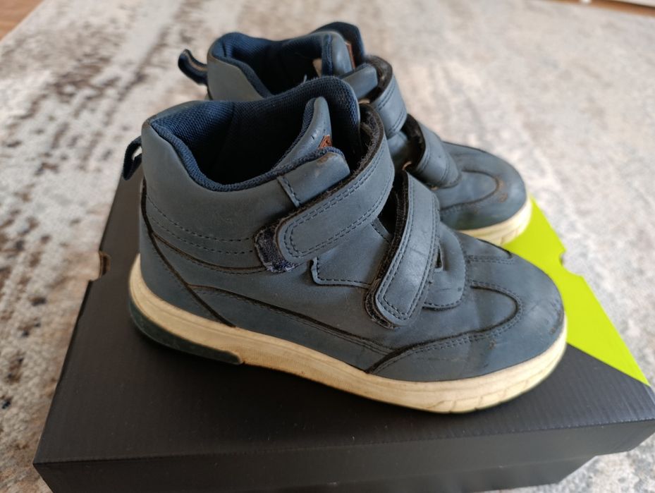 Продам ботинки осень-весна