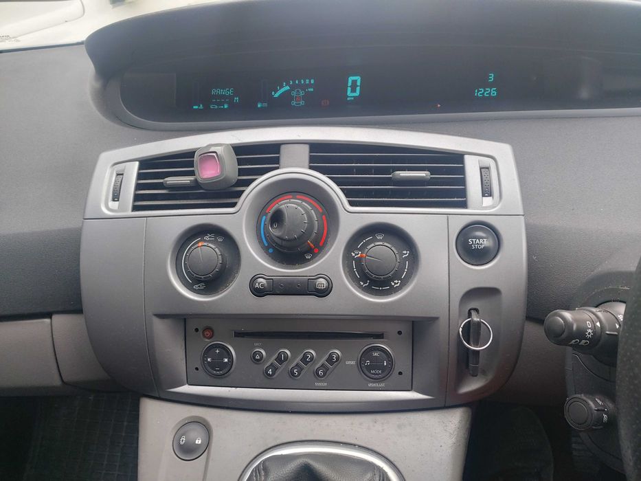 На Части Рено Сценик Renault Scenic 7 места