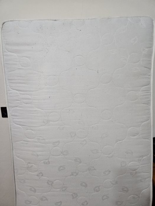 Еднолицев матрак