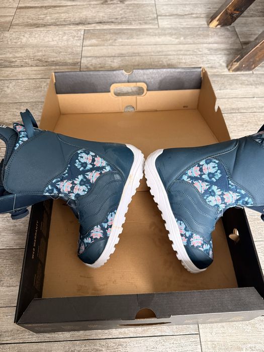 Boots Burton Mint Midnite Blue/Floral Woman