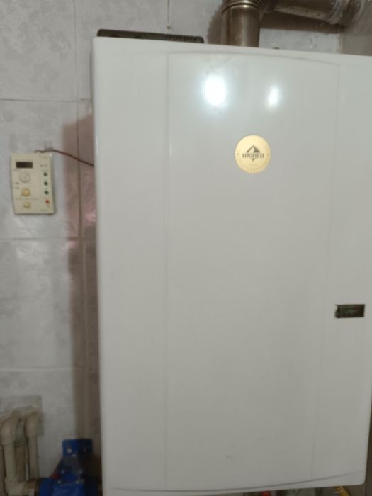 Продам котел газовый