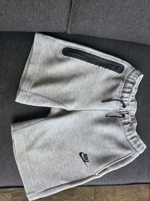 Къси гащи Nike tech момче 137-147см.