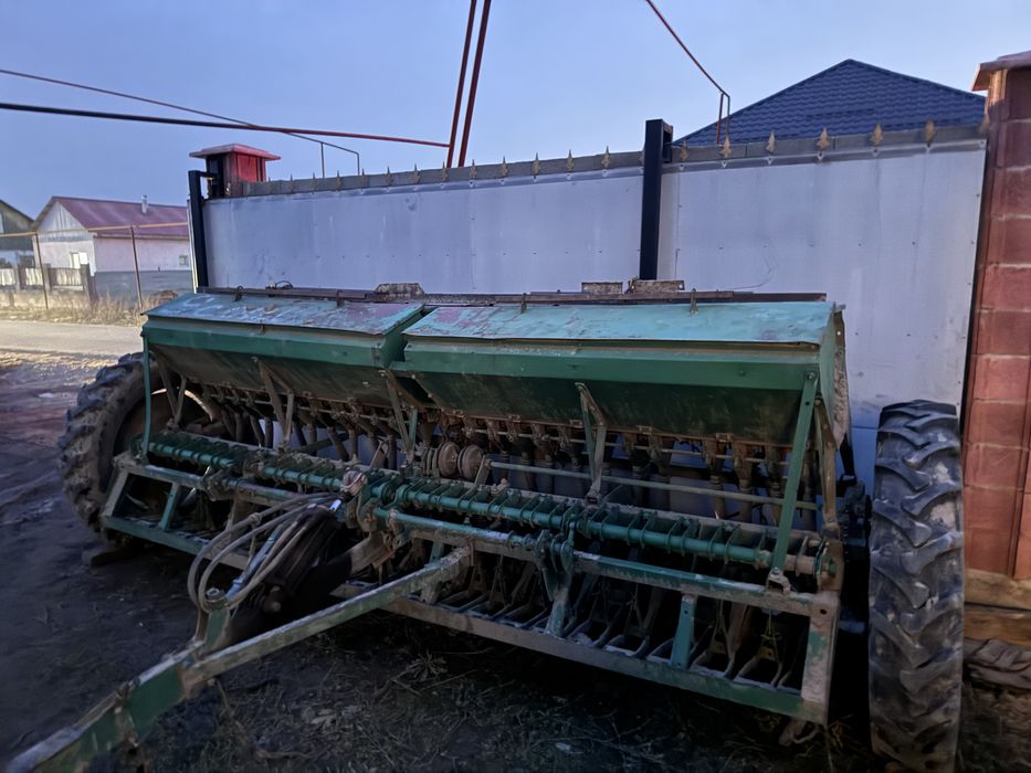 Зерновая сеялка на трактор