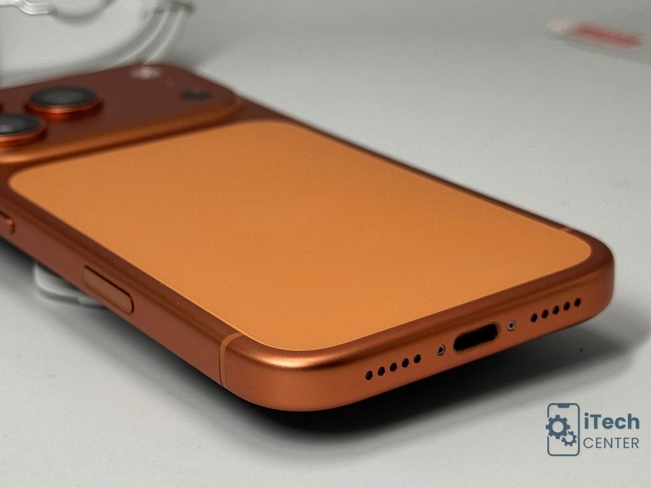 iPhone 17 Pro, 256GB, Cosmic Orange, 100% батерия, ОТЛИЧЕН, 2г. ГАРАНЦИЯ!