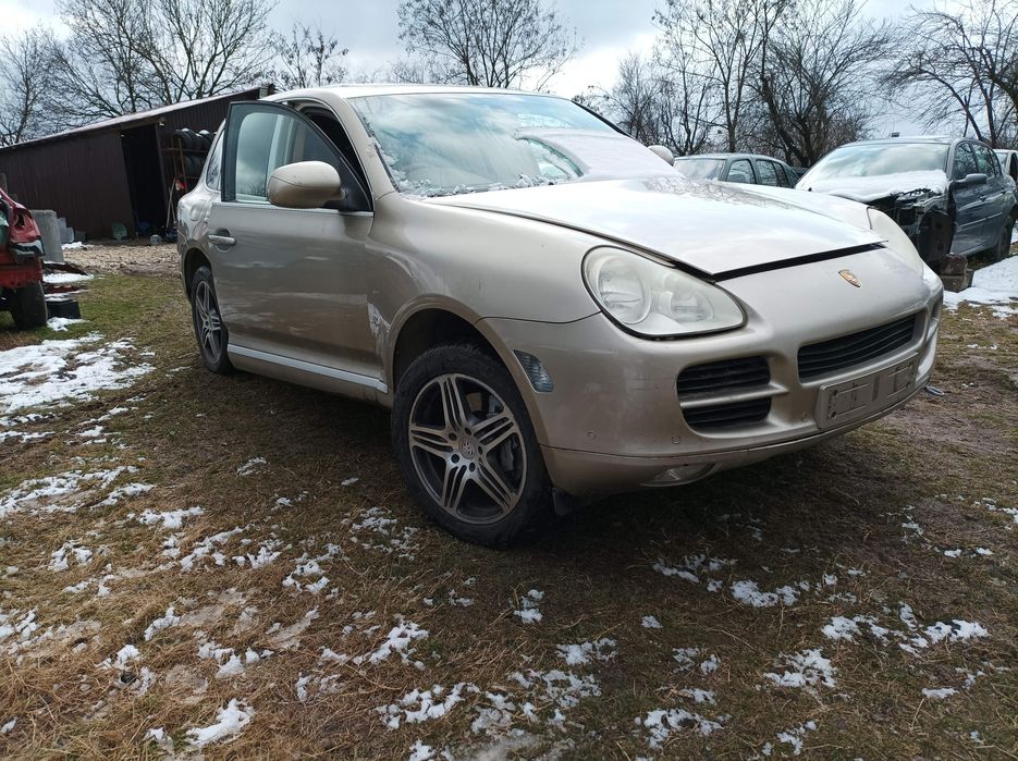 Dezmembrari Porsche Cayenne 4.5 benzina an 2005