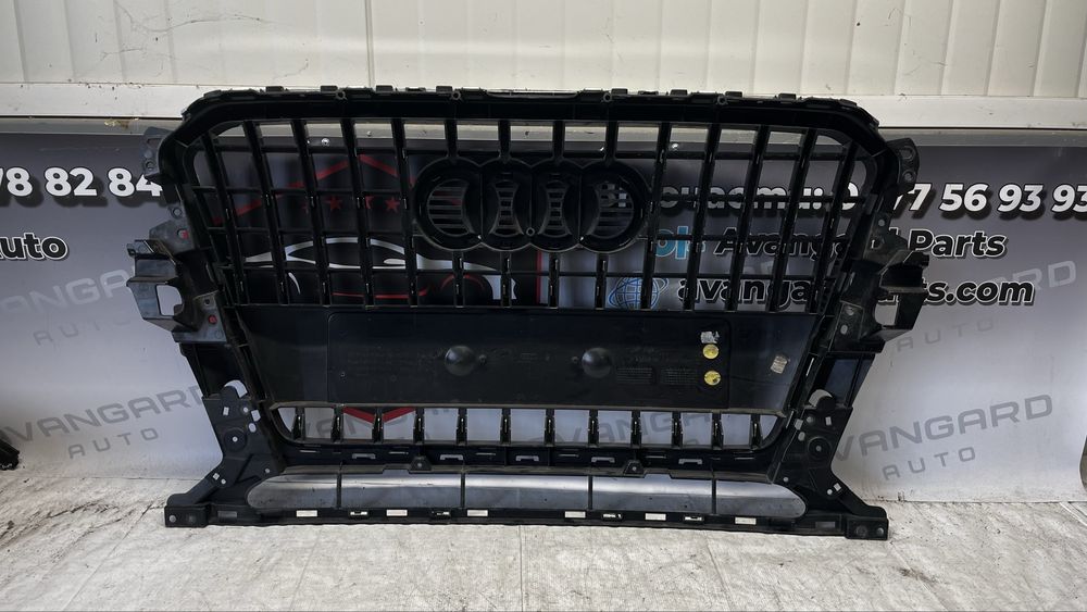 Audi Q5 8R S-Line предна решетка