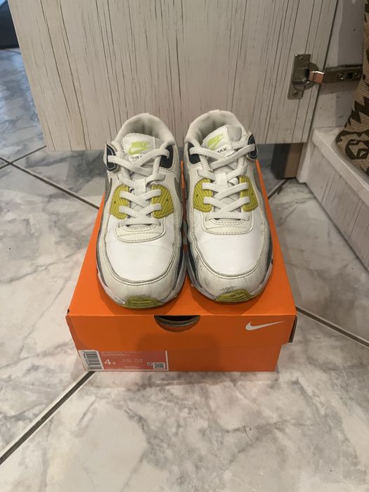 Adidasi Nike air max copii marimea 33