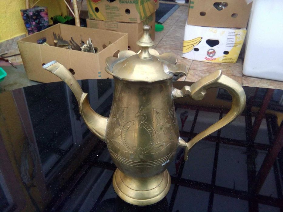 Carafe din bronz/alama