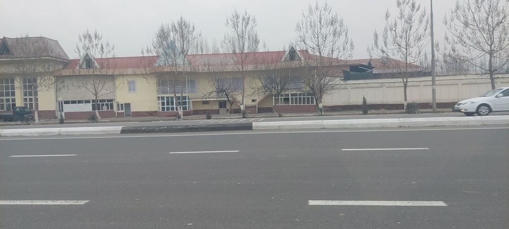 Йул буйида нотурар бино сотилади