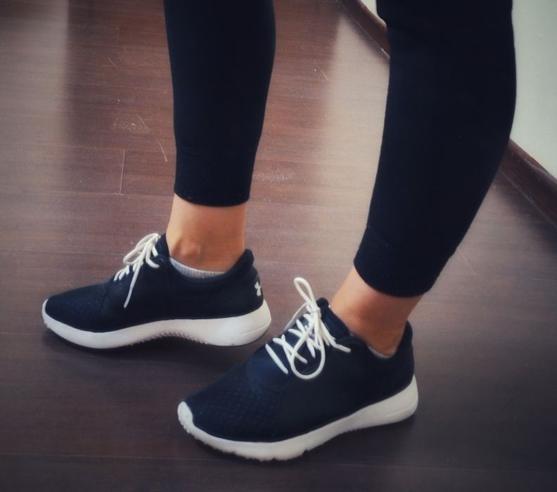 Under Armour - Спортни обувки Squad за фитнес