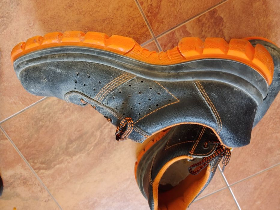 Ботинки 41 размера спец обувь для стройки