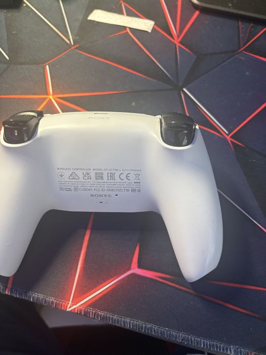 Продавам playstation 5 pro 2 tb