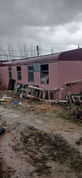 Вагон сотилади таййор уйча