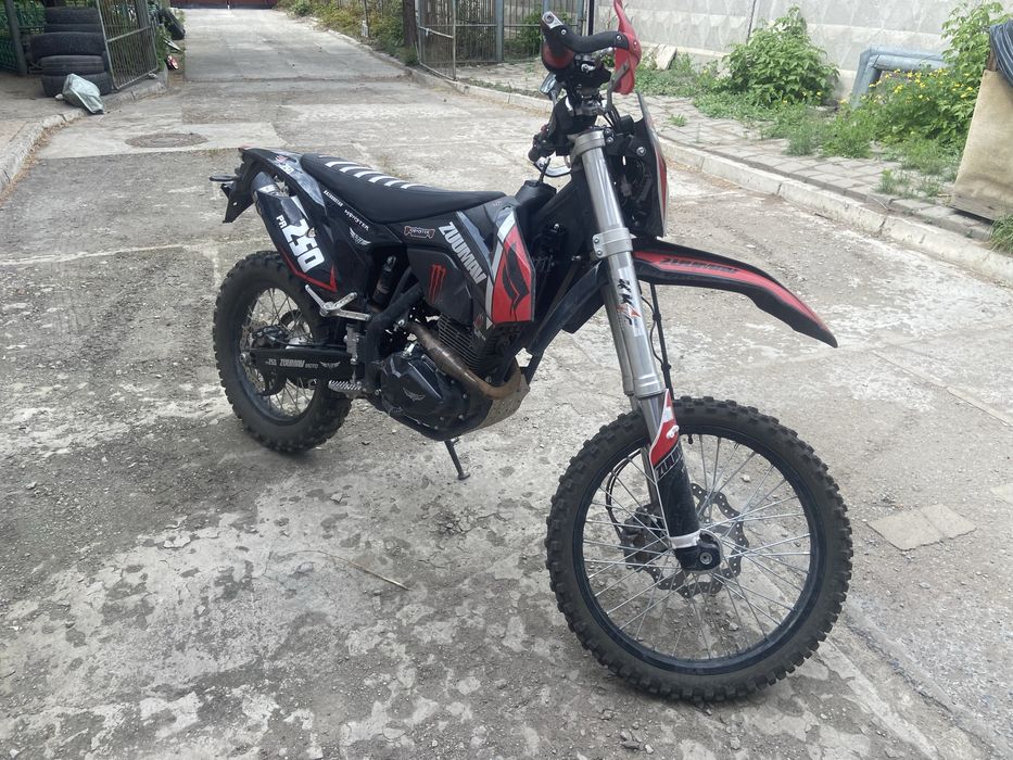 Продам эндуро мотоцикл Zummav k7 250 pr