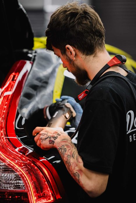 Polish Faruri | Folie Geamuri Auto | Detailing | Colantare | Tuning