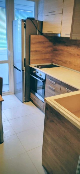 Собственик дава под наем 2-ен апартамент в топ център