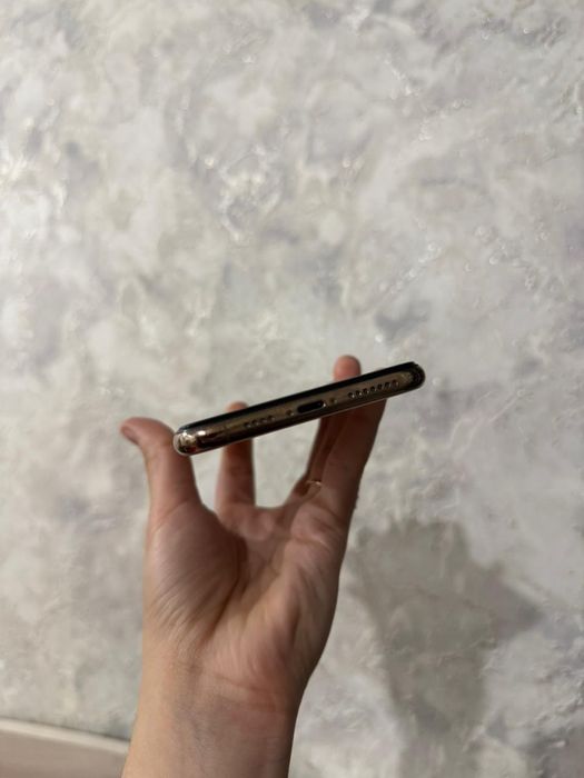 Продам IPhone Xs Max