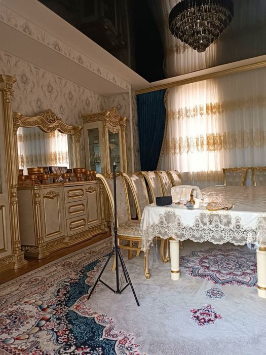 Uy sotiladi yaxshi joyda joylashgan