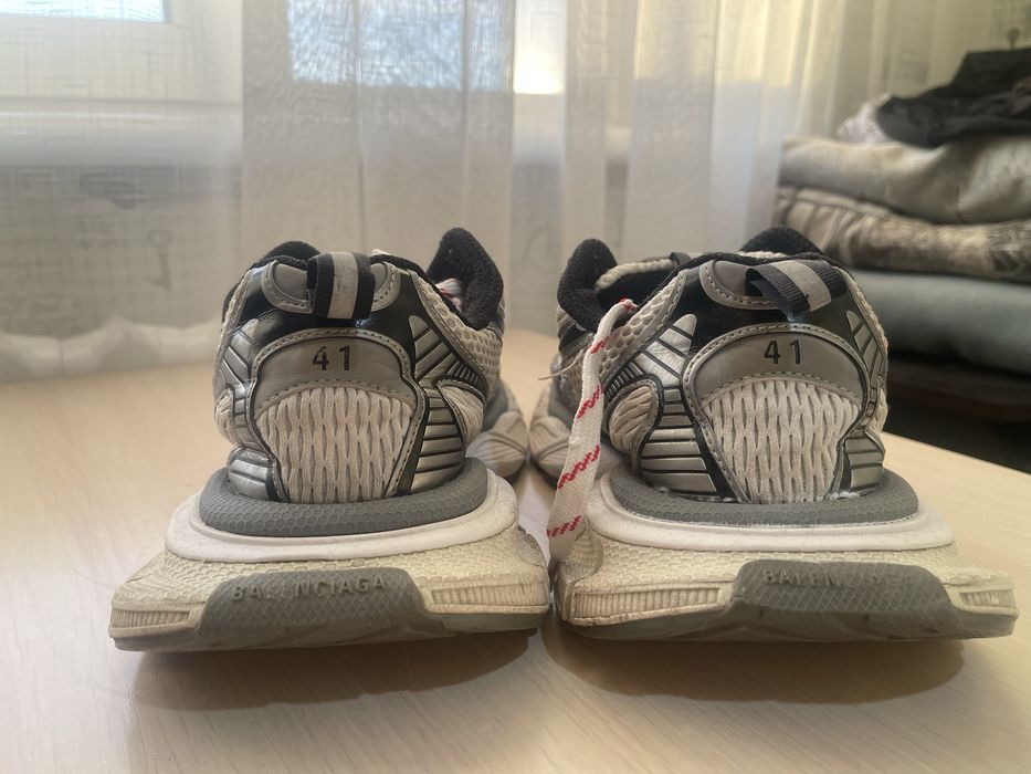 Balenciaga 3XL.