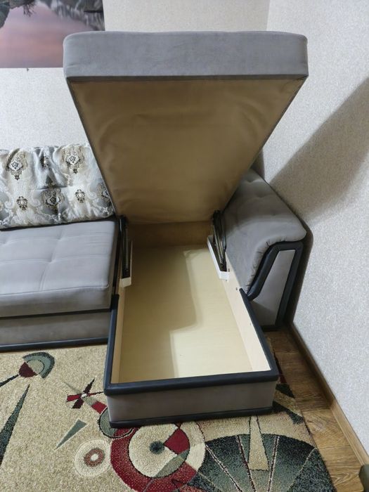 Продаю угловой диван