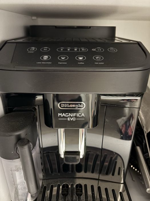 Aparat de cafea Delonghi