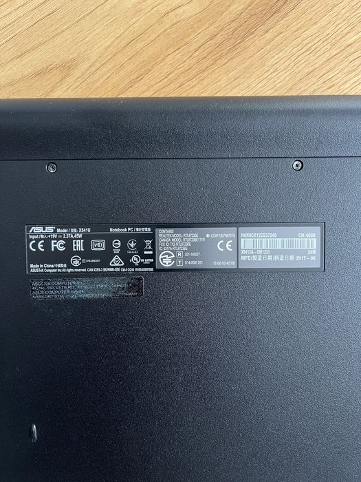 Laptop ASUS I3 generatia 6 perfect pentru scoala sau office