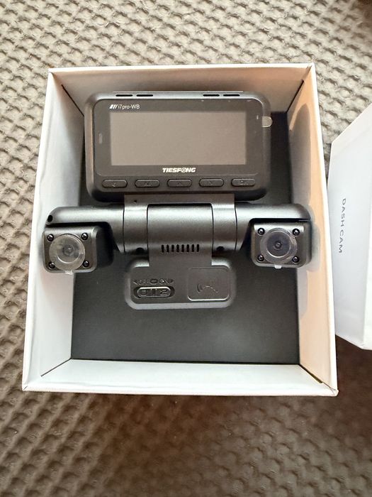 Продавам уникална чисто нова  4-канална GPS камера видео наблюдение за автомобил i7pro