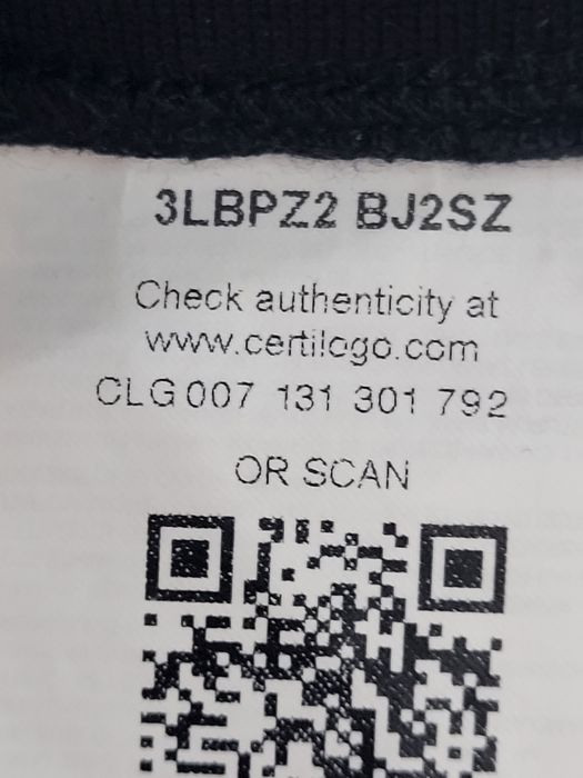 Pantaloni EA7 Mărimea copiilor 14 ani.