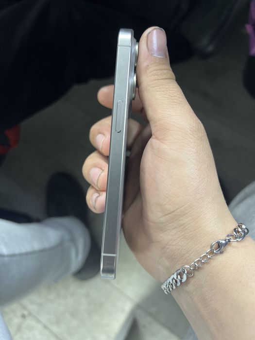 Продам Iphone 15 pro