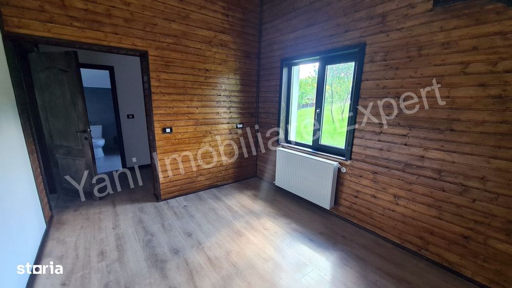 Casă de vânzare în comuna Arefu, sat Arefu, județ Argeș.