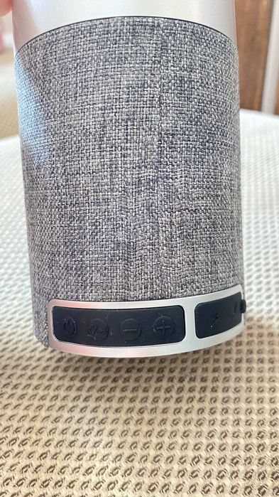 Блутут колонка с зарядно