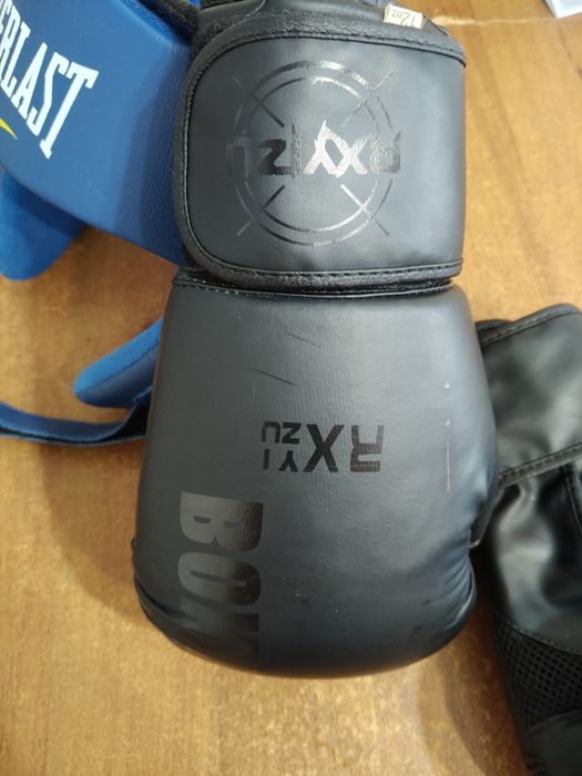 Перчатки боксёрские