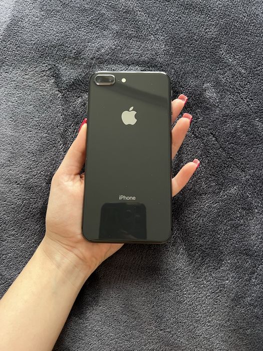 Продам iphone 8+ б/у