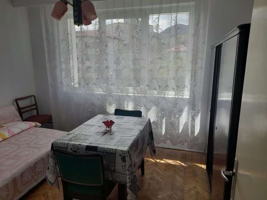 Inchiriez apartament cu doua camere