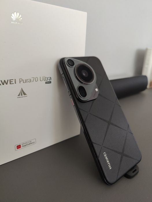 Vând Huawei Pura 70 Ultra, garanție încă un an.
