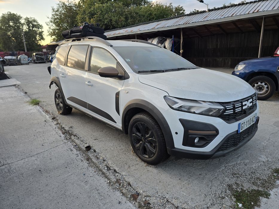 Dacia Jogger 1.6 Hibrid 7 locuri 2024  extreme Automata  28 mii km Avariat