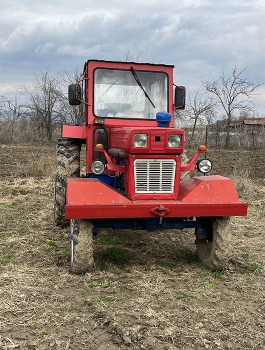 Vând tractor u650