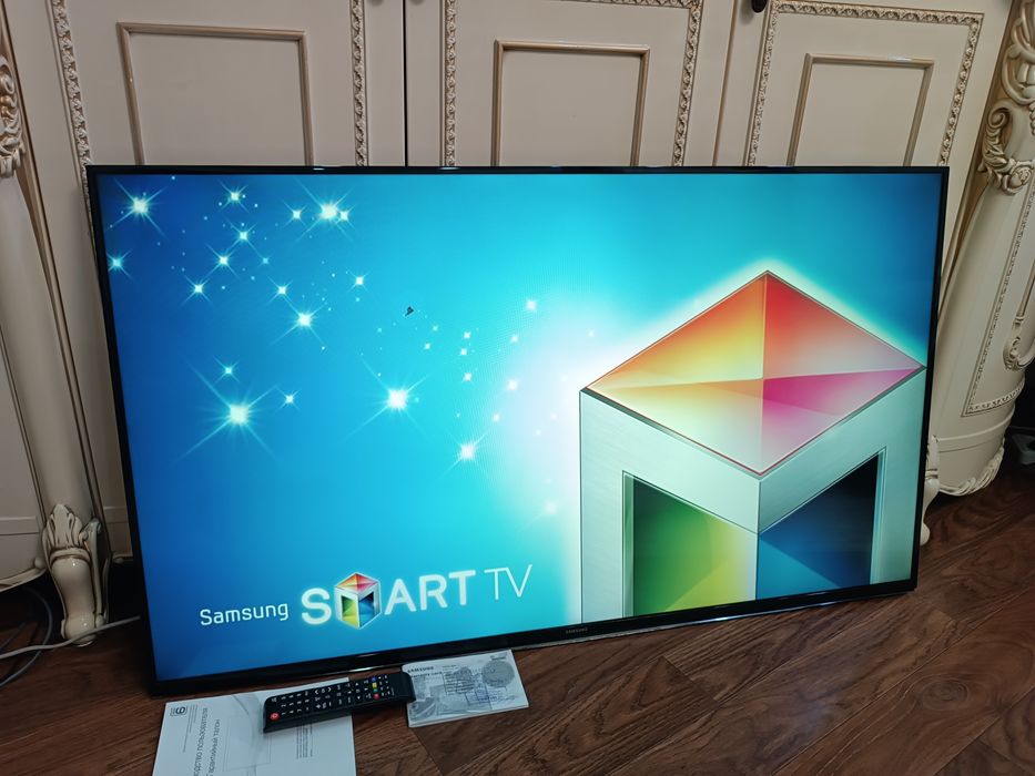 Телевизор SAMSUNG 122см Smart TV.