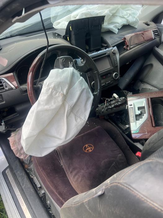 Toyota Camry по запчастям