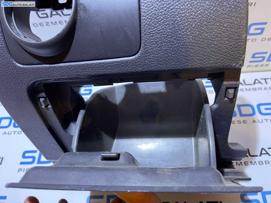 Rama Bloc Lumini Plastic Torpedo Torpedou Mic Bord Stanga Sofer Volkswagen Jetta 2006 - 2011 Cod 1K1858367 1K1858341 1K1857919D