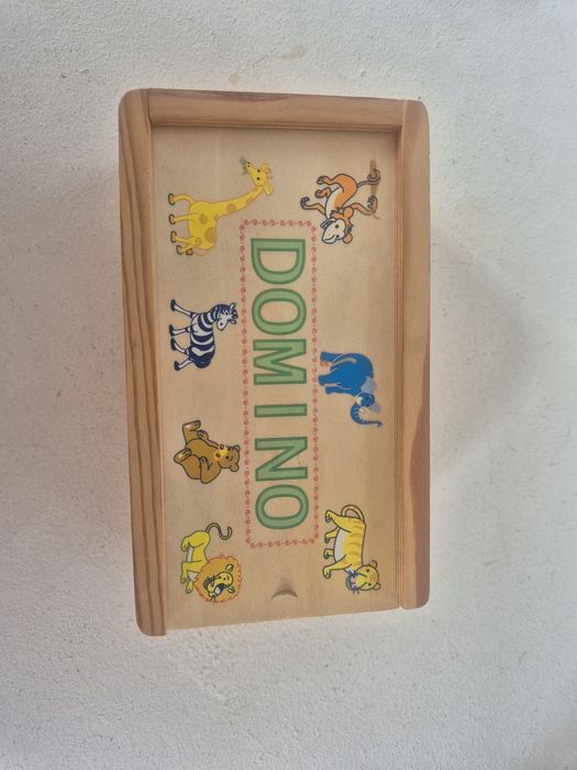 Vand 4 jocuri DOMINO, 28 piese