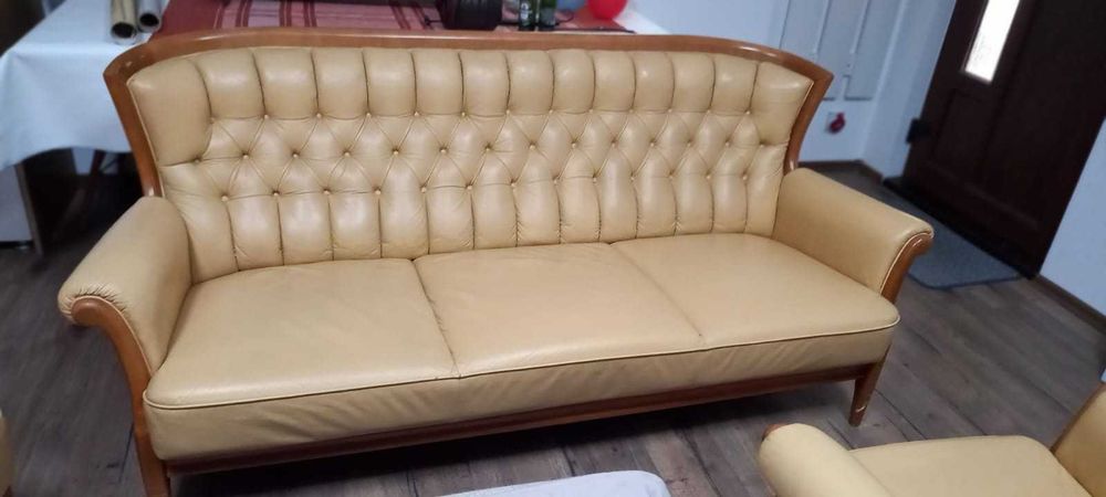 Canapea Chesterfield