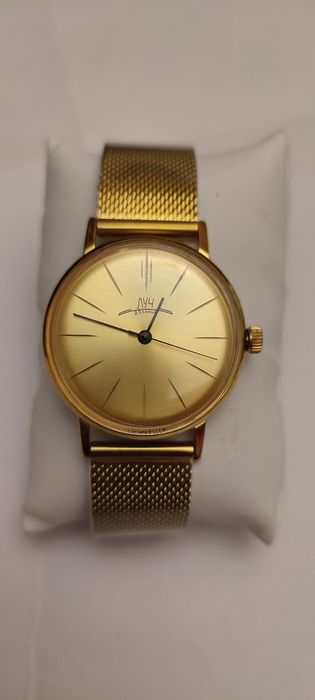 Наручные часы Луч
Механизм механика, отличное состояние -часам прове