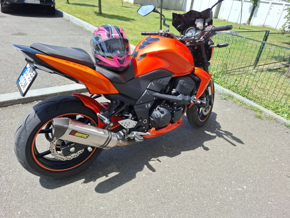 Vând  Motocicleta  Kawasaki z 750