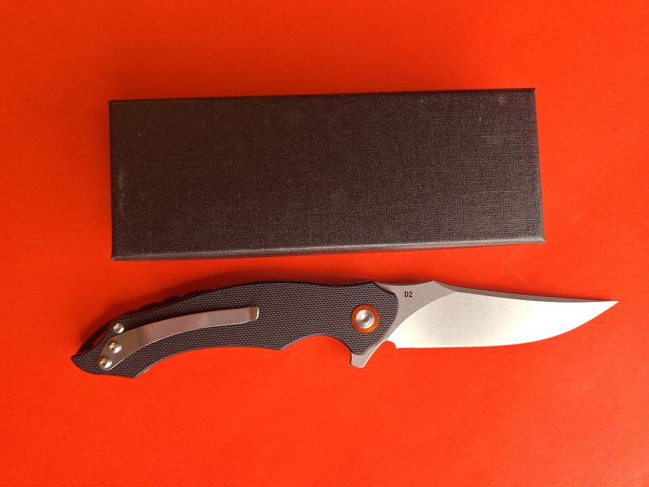 Сгъваем полуавтоматичен нож-стомана D2, дръжка G10
