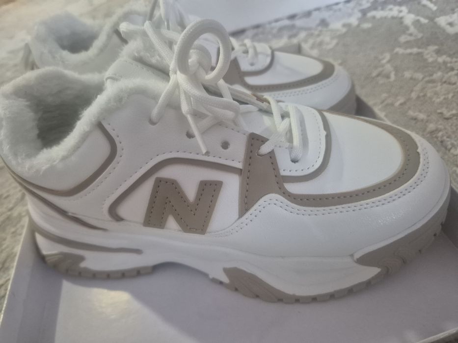 Кроссовки зимние